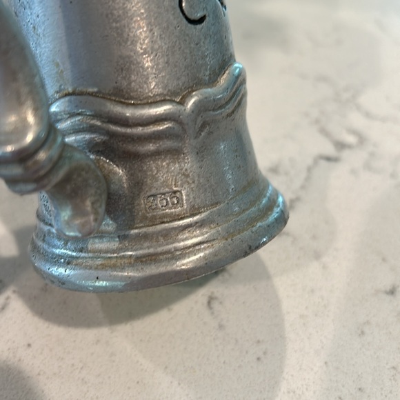 Vtg. Pewter Medieval Tavern Salt & Pepper Shakers “Country Ware 1976” 800 - Picture 11 of 12